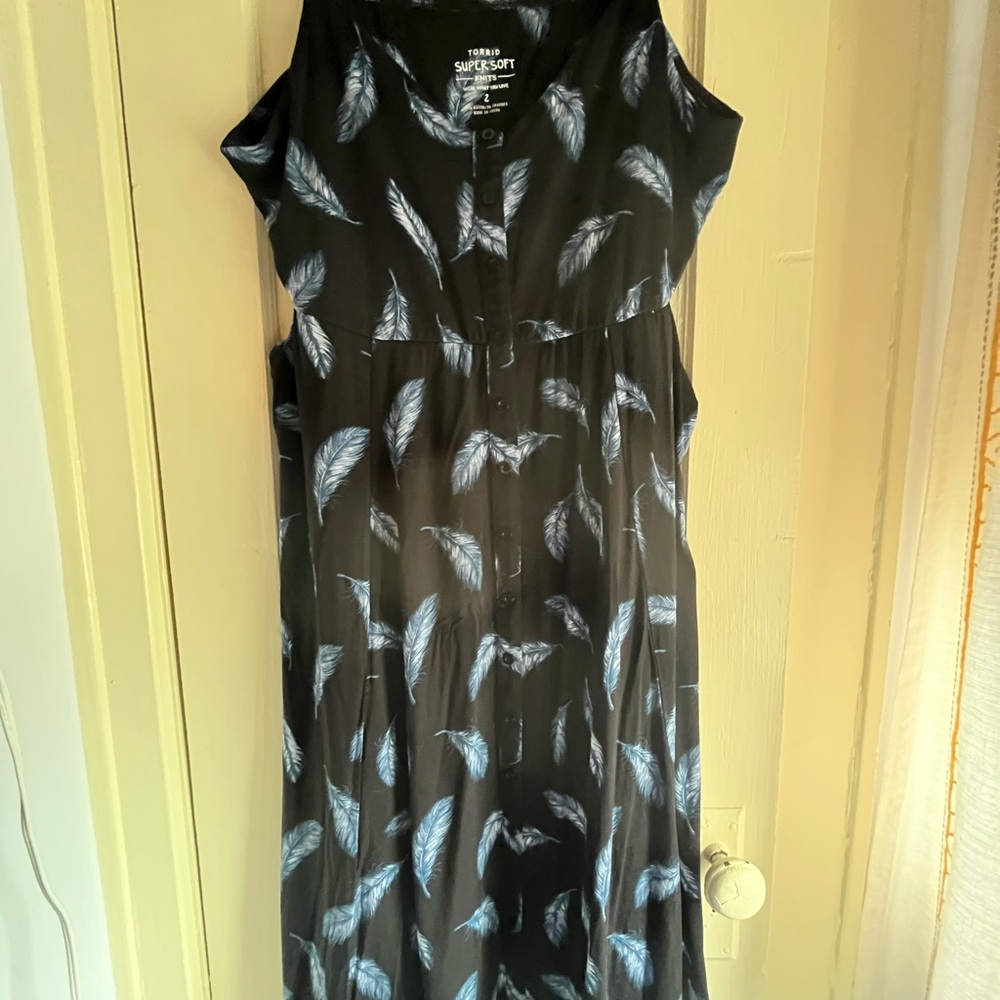 Black and Blue Feather Print Women's Dress - Picture 2 of 5